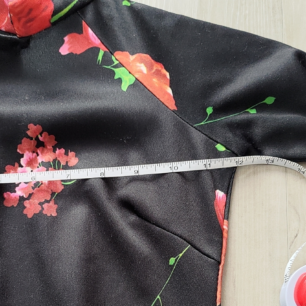 Black and Red Sheath Dress with Mock Neck - Picture 5 of 8